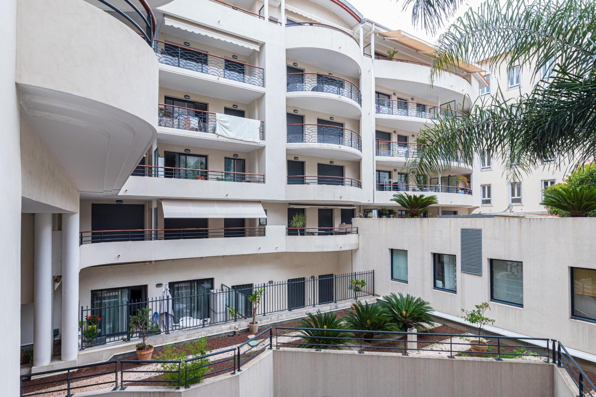 Nice 1 Bedroom downtown Carré d'Or with garage Exterior foto