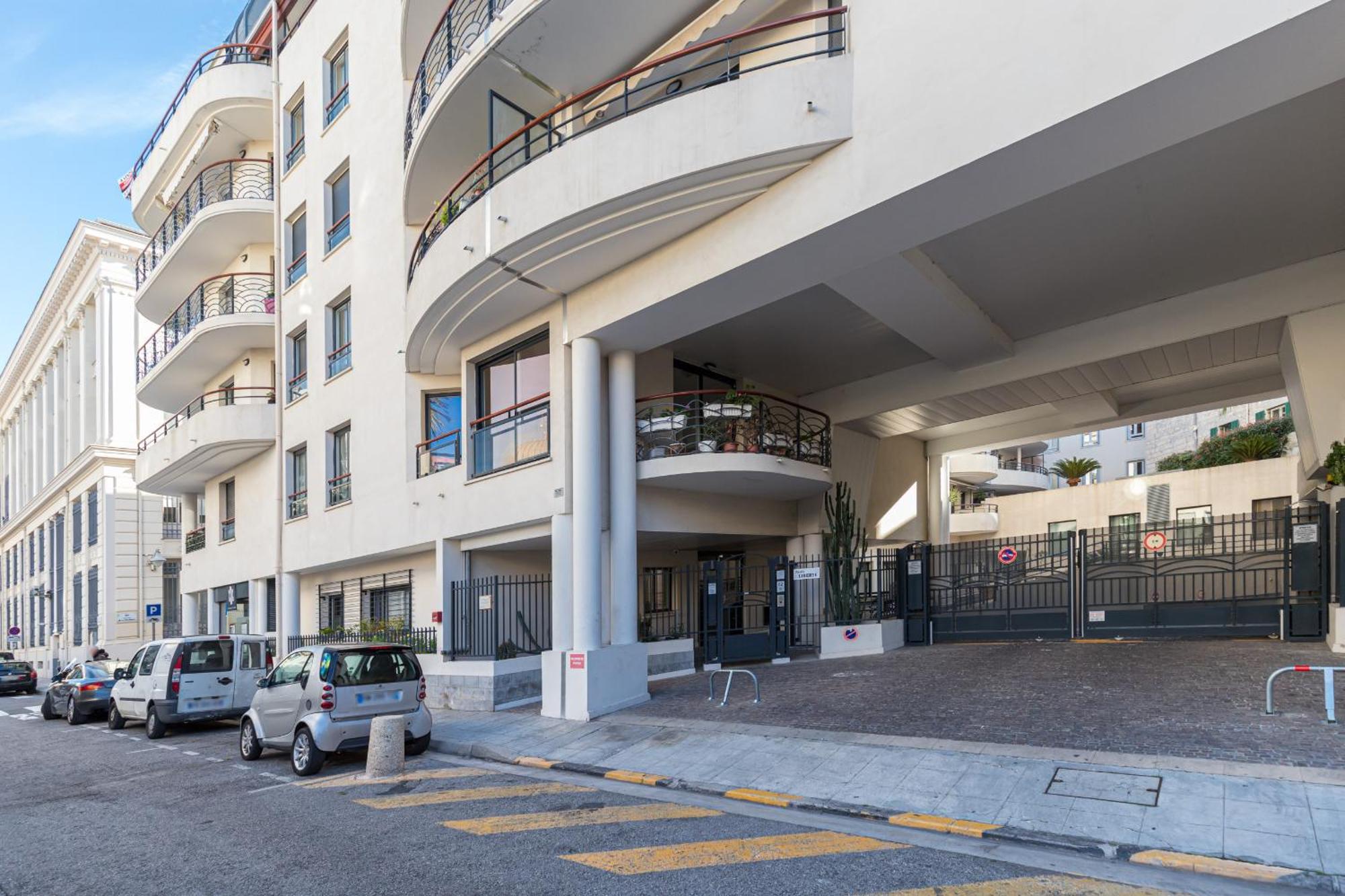 Nice 1 Bedroom downtown Carré d'Or with garage Exterior foto