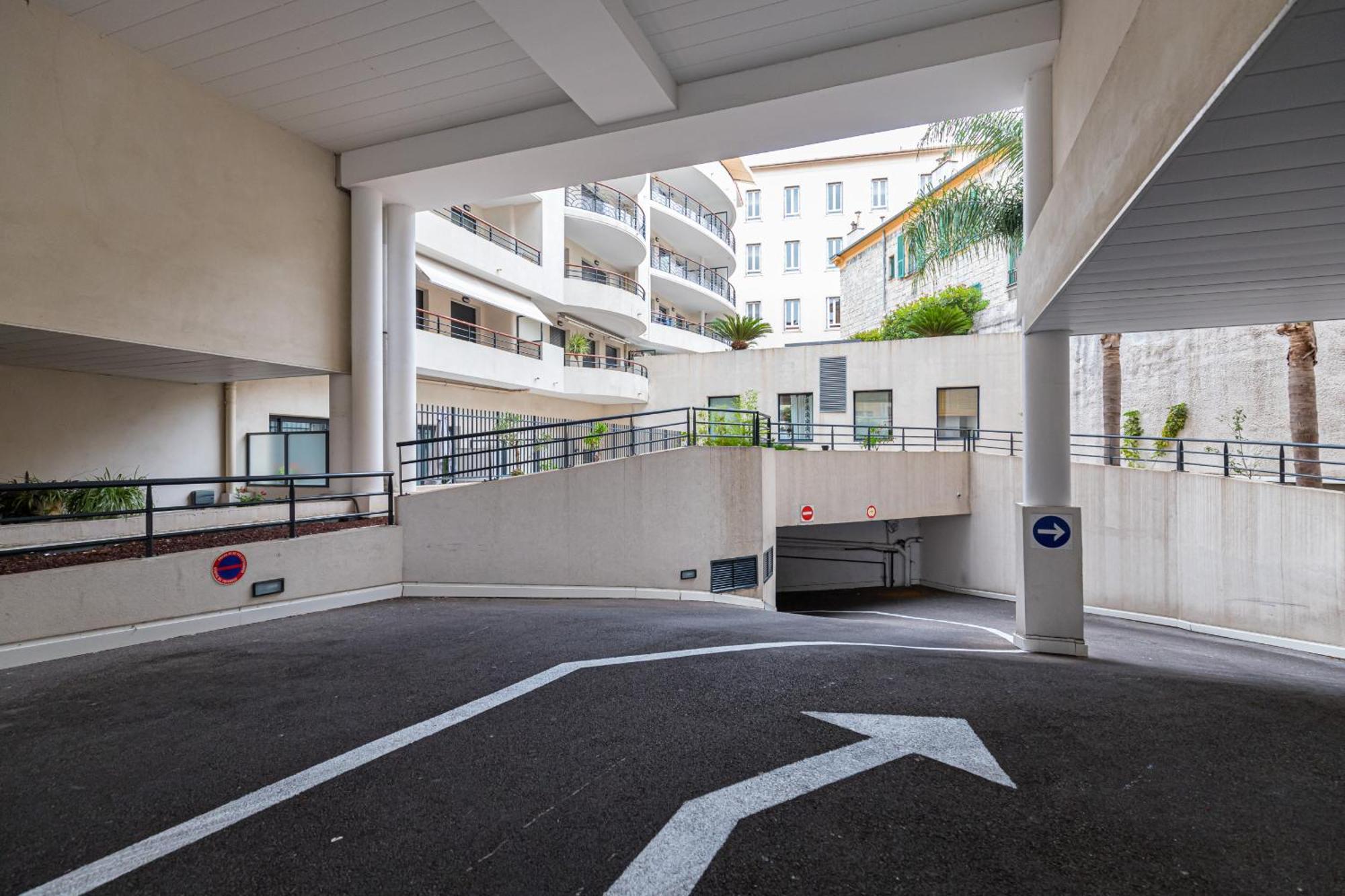 Nice 1 Bedroom downtown Carré d'Or with garage Exterior foto