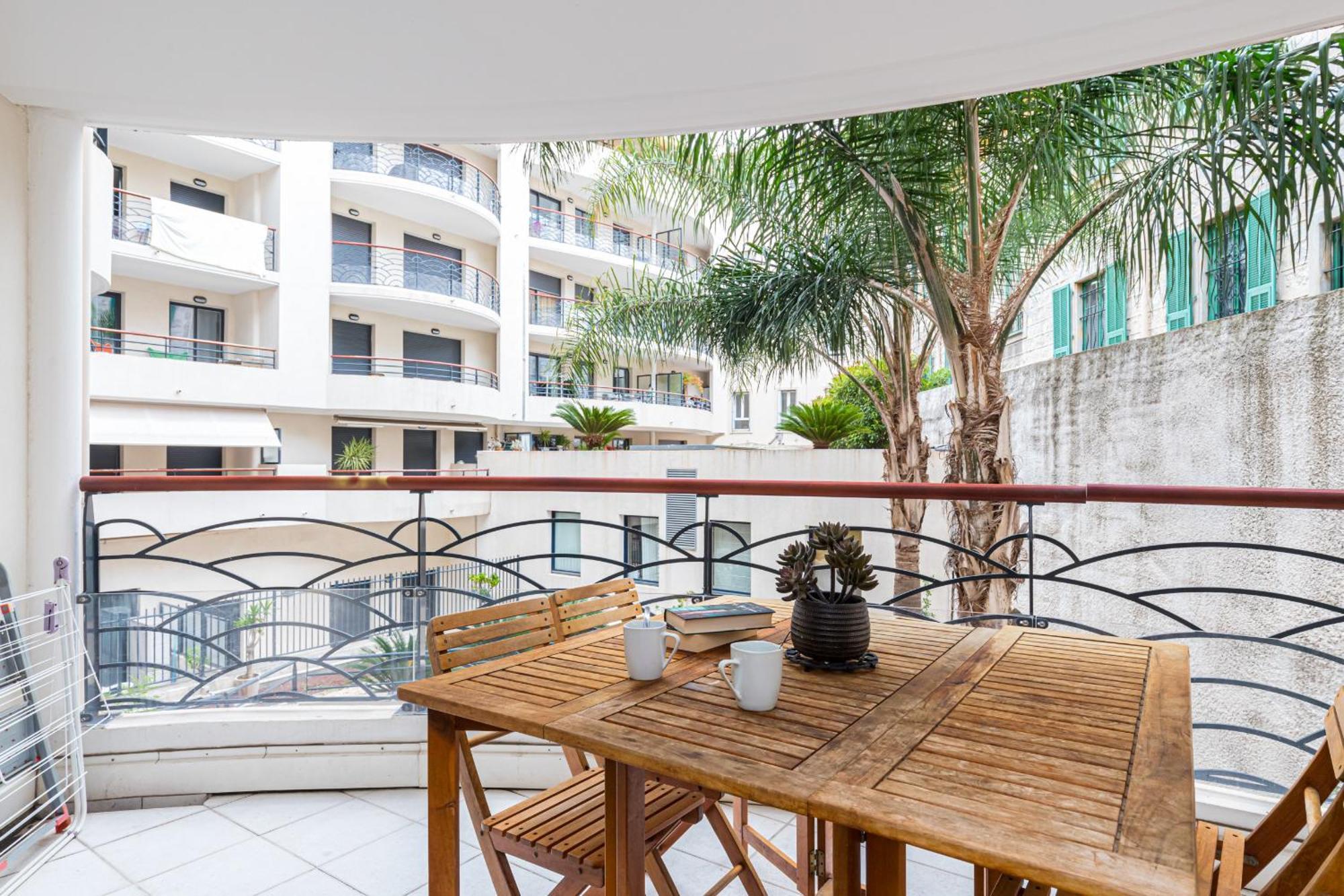 Nice 1 Bedroom downtown Carré d'Or with garage Exterior foto
