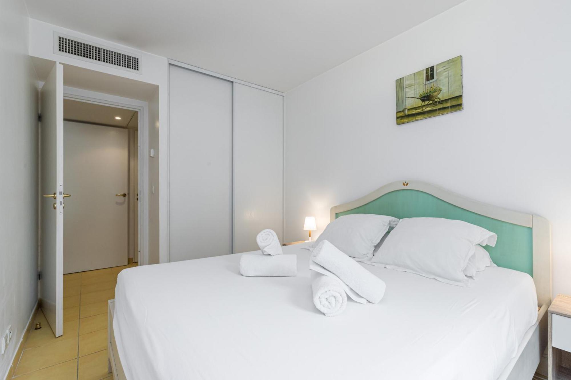 Nice 1 Bedroom downtown Carré d'Or with garage Exterior foto