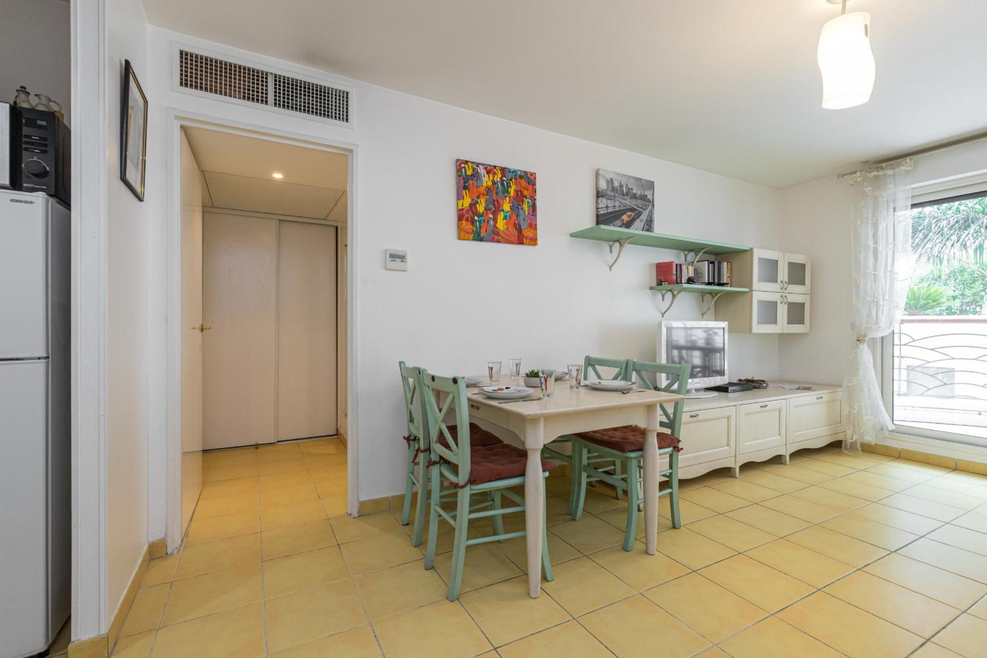 Nice 1 Bedroom downtown Carré d'Or with garage Exterior foto